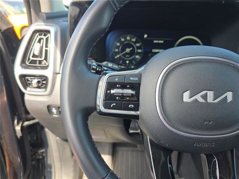 Used 2023 Kia Sorento SX image 31