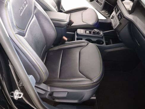 Used 2025 Ford Maverick Lobo image 12