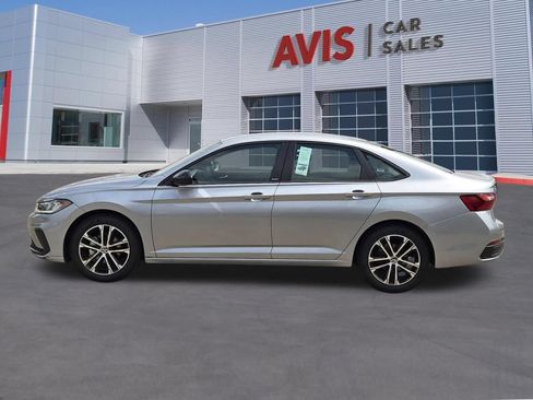 Used 2025 Volkswagen Jetta Sport FWD image 10