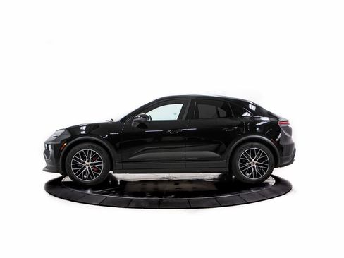 Certified 2025 Porsche Macan 4S Electric image 2