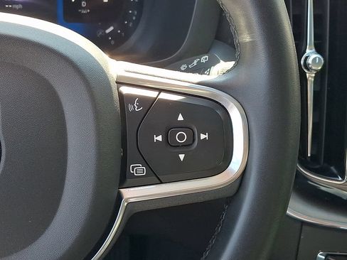 Used 2023 Volvo XC60 B5 Core AWD/4WD image 24