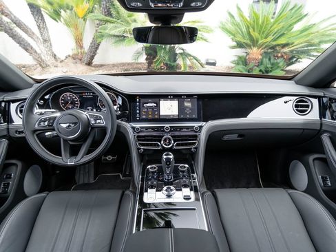 Used 2024 Bentley Flying Spur S V8 AWD/4WD image 4