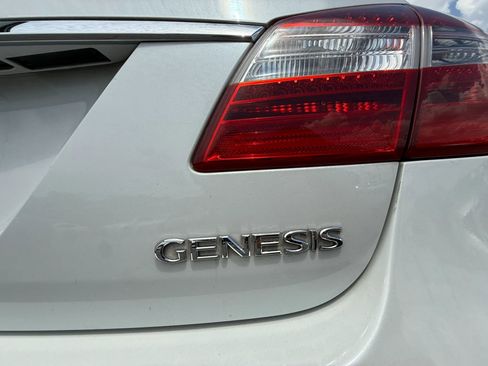Used 2013 Hyundai Genesis 3.8 w/ Technology Pkg RWD image 28