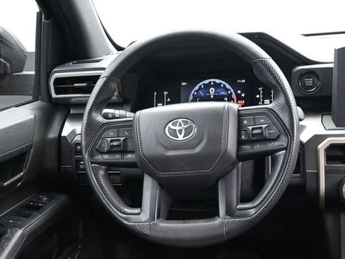 Used 2025 Toyota Tacoma SR5 AWD/4WD image 14