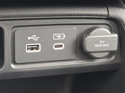 New 2025 Honda Pilot Touring image 10