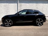 Certified 2025 Porsche Macan Turbo image 2