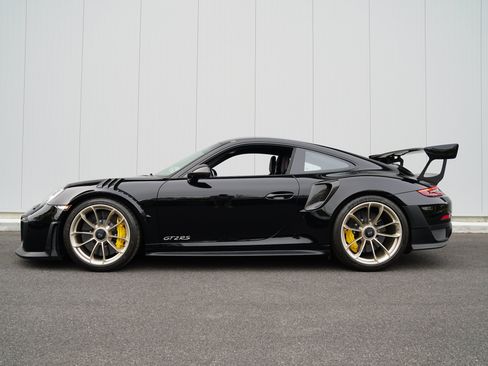 Used 2019 Porsche 911 GT2 RS RWD image 6