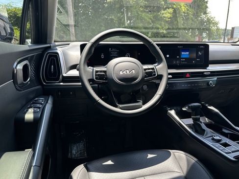 Used 2025 Kia Sorento S w/ Panoramic Sunroof Package FWD image 27