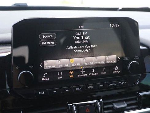 Used 2025 Nissan Pathfinder SL AWD/4WD image 17