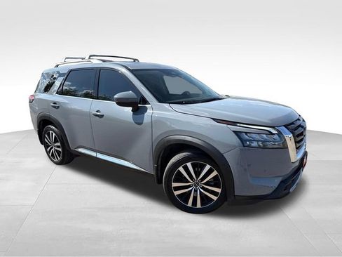 Certified 2025 Nissan Pathfinder Platinum AWD/4WD image 1
