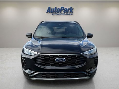 Used 2023 Ford Escape ST-Line w/ Tech Pack #1 AWD/4WD image 2