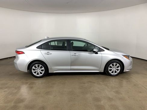 Used 2023 Toyota Corolla LE image 7