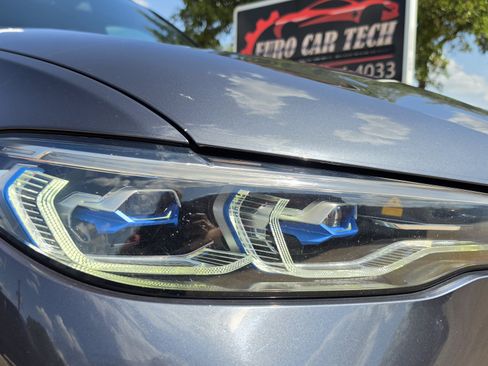 Used 2020 BMW X7 M50i w/ Dynamic Handling Package AWD/4WD image 12