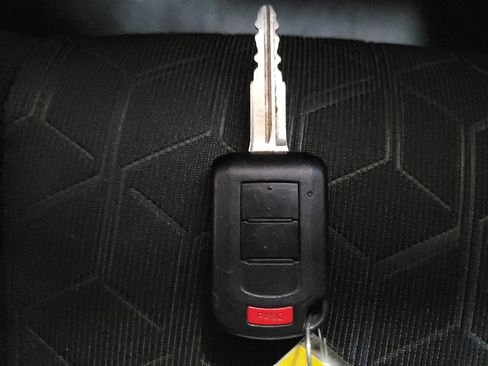 Used 2021 Mitsubishi Outlander Sport SE AWD/4WD image 32