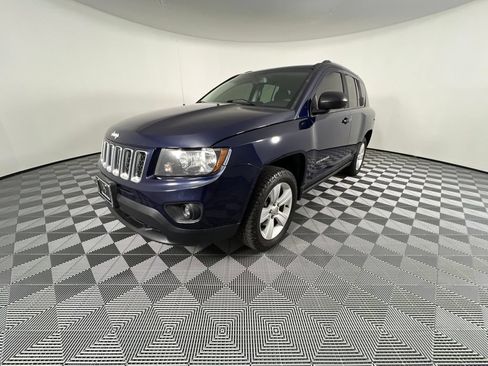 Used 2016 Jeep Compass Sport w/ Power Value Group AWD/4WD image 4