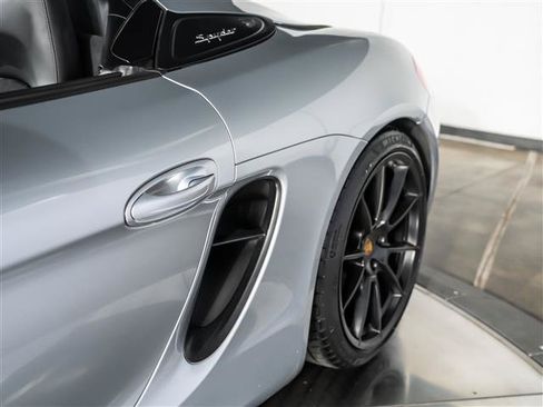 Certified 2016 Porsche Boxster Spyder RWD image 40