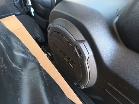 Used 2024 Jeep Wrangler Unlimited Rubicon w/ XTREMEE 35" Tire Package image 14