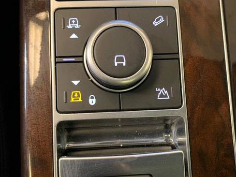 Used 2022 Land Rover Range Rover Westminster Edition image 45