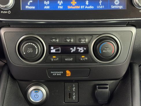 Used 2025 Nissan Leaf S image 25