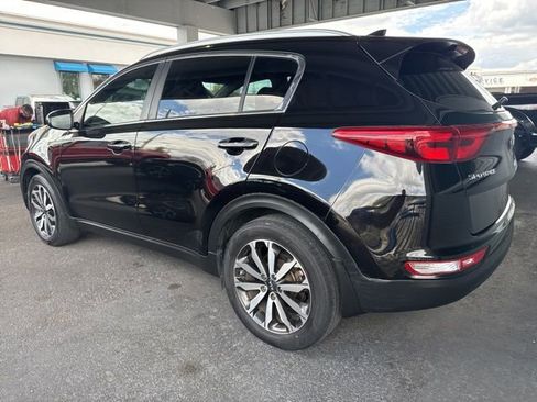 Used 2017 Kia Sportage EX image 2