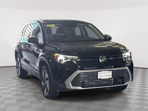 New 2026 Volkswagen Taos SE AWD/4WD image 3
