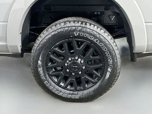 New 2026 RAM 3500 Limited AWD/4WD image 17