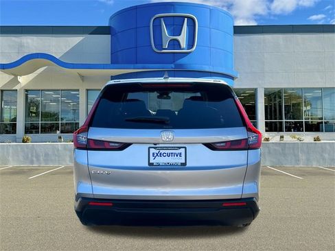 Used 2024 Honda CR-V EX image 3
