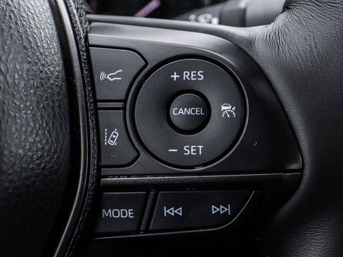 Used 2023 Toyota Camry SE FWD image 16