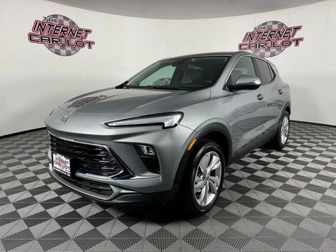 Used 2024 Buick Encore GX Preferred w/ Comfort Package image 3