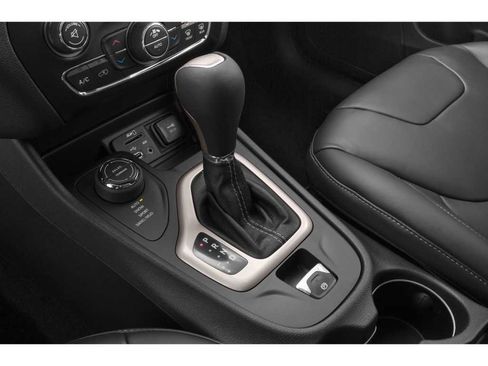 Used 2015 Jeep Cherokee Limited AWD/4WD image 8