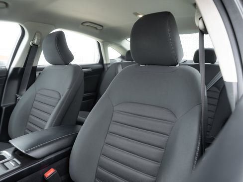 Used 2017 Ford Fusion SE image 22