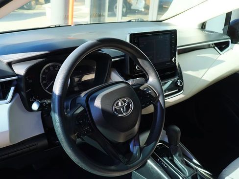 Used 2022 Toyota Corolla LE image 38