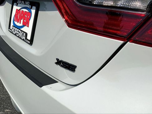 Used 2022 Toyota Camry XSE image 8