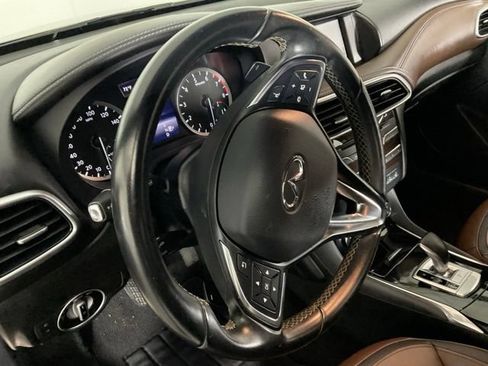 Used 2017 INFINITI QX30 Premium w/ Technology Package AWD/4WD image 23