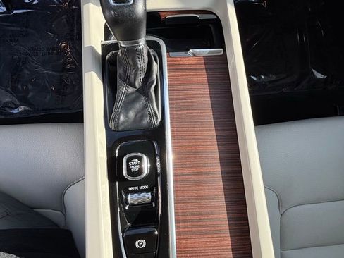 Used 2020 Volvo S60 T6 Momentum w/ Protection Package image 9