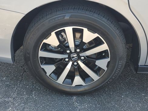 Used 2025 Honda Odyssey EX-L image 8