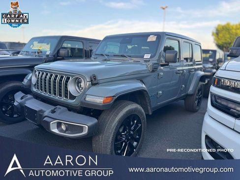 Used 2025 Jeep Wrangler Unlimited Sahara w/ Safety Group AWD/4WD image 1