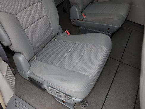 Used 2008 Chrysler Town & Country Touring w/ Entertainment Group #2 FWD image 14