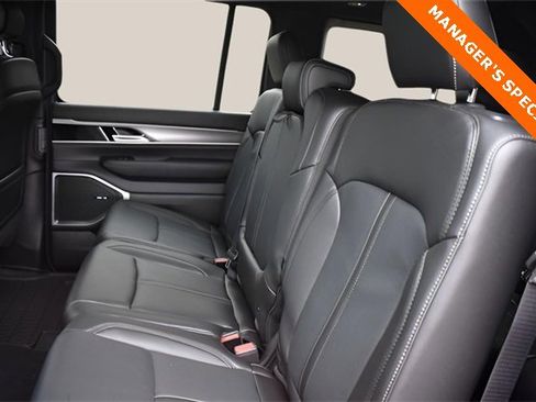 New 2025 Jeep Wagoneer 4WD image 15