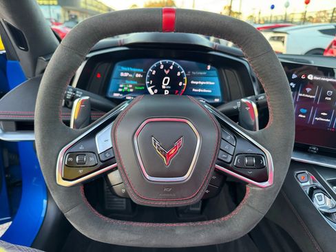 Used 2025 Chevrolet Corvette Stingray Premium Conv w/ Z51 Performance Package image 28