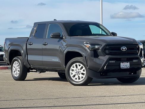 Certified 2025 Toyota Tacoma SR5 image 2