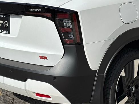 New 2025 Nissan Kicks SR w/ Illumination Package image 5