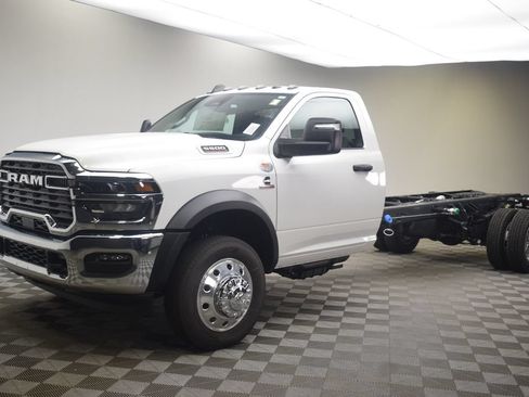 New 2026 RAM 5500 Tradesman w/ Chrome Appearance Group AWD/4WD image 14