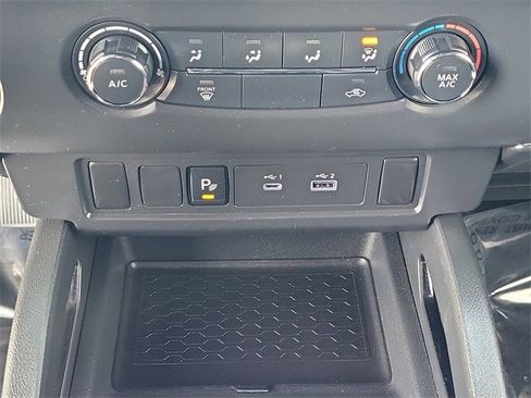 Certified 2023 Nissan Frontier SV w/ Midnight Edition Package image 17