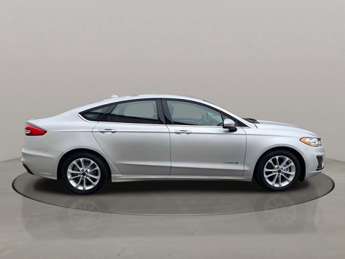 Used 2019 Ford Fusion SE image 7