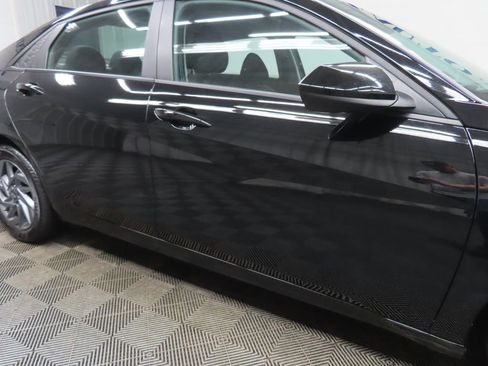 Used 2024 Hyundai Elantra SEL image 31