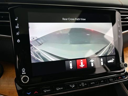 Used 2022 Jeep Grand Wagoneer Series II w/ Flexible Seating Group image 18