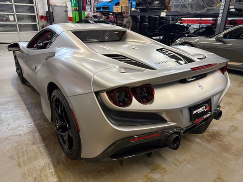 Used 2021 Ferrari F8 Tributo image 8
