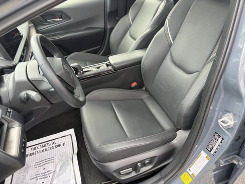 Used 2024 Toyota Prius XLE AWD/4WD image 11