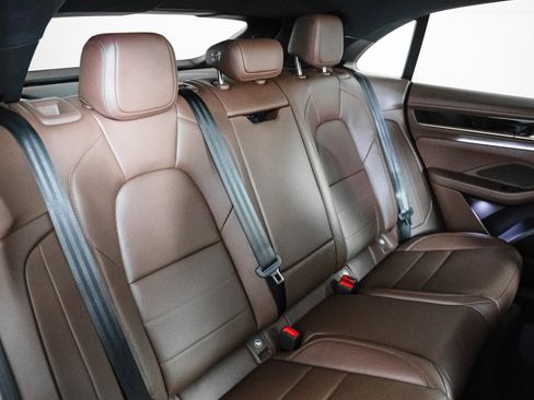 New 2026 Porsche Macan Electric image 6